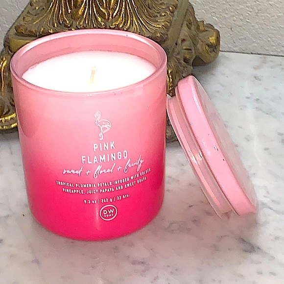 DW HOME CANDLE PINK FLAMINGO RICHLY SCENTED NEW 1 WICK NEW 9.3 oz NEW - Picture 1 of 4